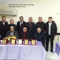 Kuyudüzü Çevre Kalkındırma Derneği tarafından yılın kişileri seçilenlere Plâket verme etkinliği düzenlendi.